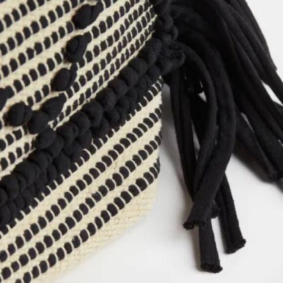 H&M Jacquard Weave Shopper - Picture 5 of 5